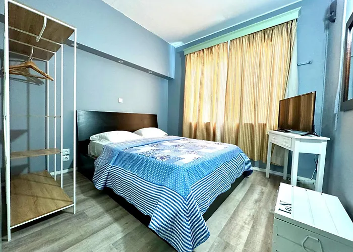 Hostel Monaco
