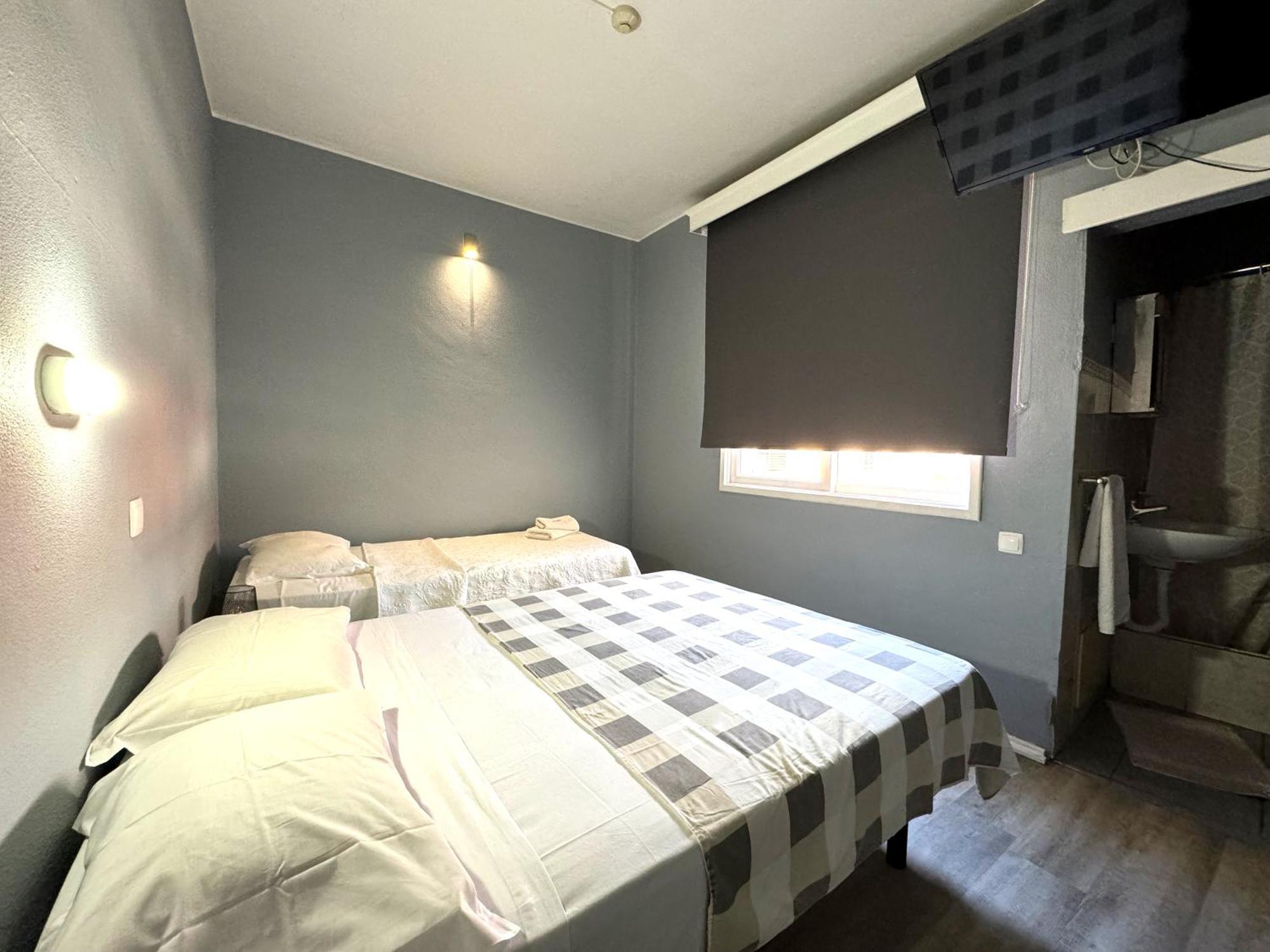 Monaco Hostal *